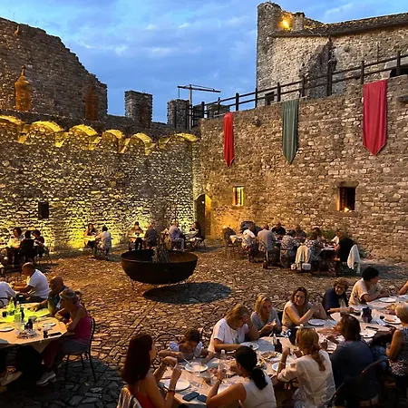 度假村 Tenuta Castel Dell'aquila *